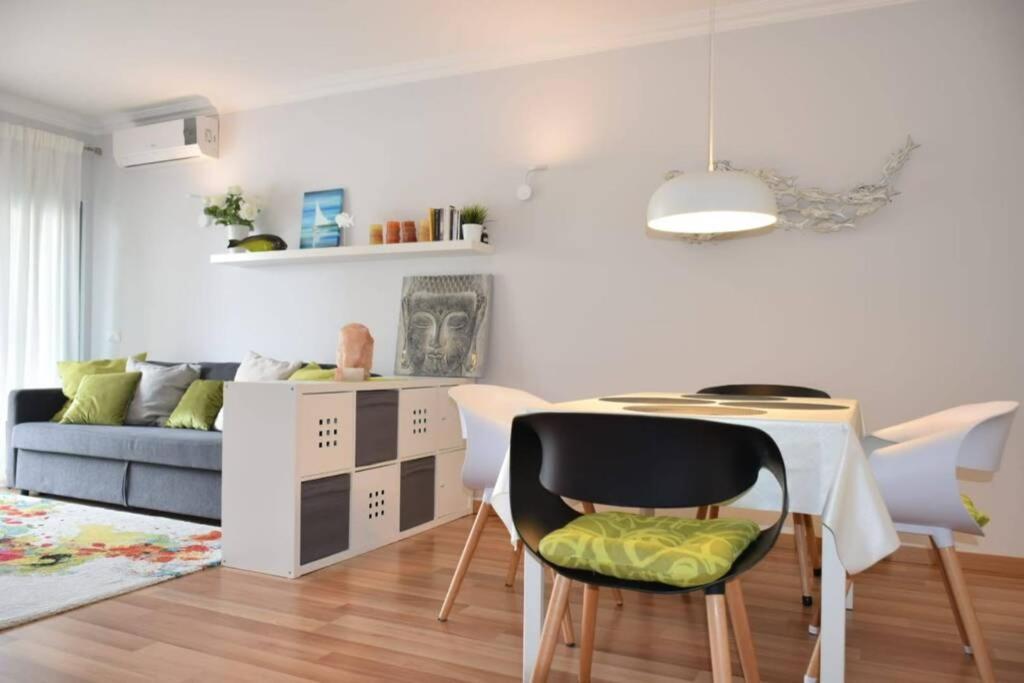 Brina, Stylish Apartment In Portimao Bagian luar foto
