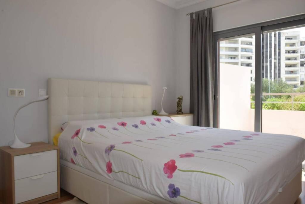Brina, Stylish Apartment In Portimao Bagian luar foto