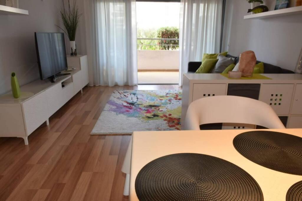 Brina, Stylish Apartment In Portimao Bagian luar foto