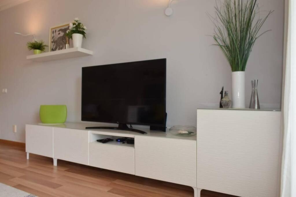 Brina, Stylish Apartment In Portimao Bagian luar foto